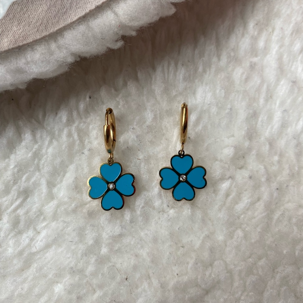 🛎️ Clearance NWT Stainless Steel Hoop Earrings Four Leaf Clover Turquoise - Picture 3 of 9